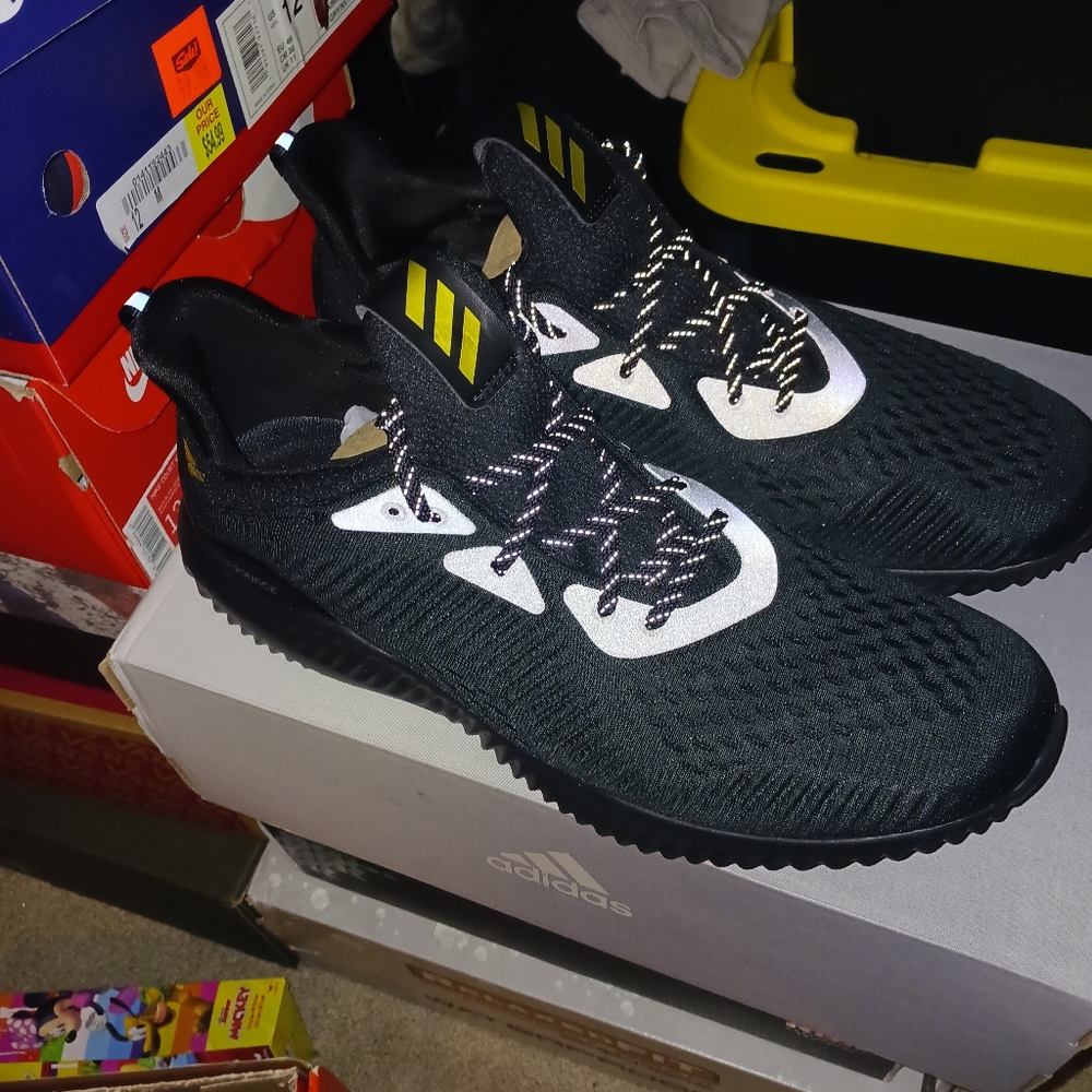 Shoes - Picture 2 of 2